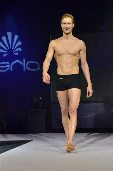 Mister Universe Model 2012. Ảnh tường thật đêm chung kết - Page 4 634449655345701348_miha1