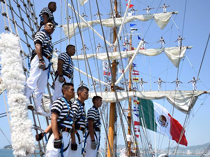 buque - Cadete Femenina Cae en Alta Mar del Buque Escuela Cuauhtémoc. aún No es localizada. 1695526