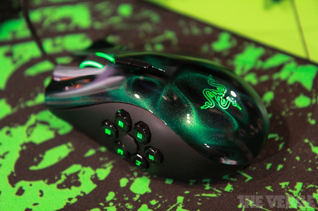 [Rato] Razer Naga Hex laser gaming mouse 2012-01-10_12-59-19-1024_large_verge_medium_landscape