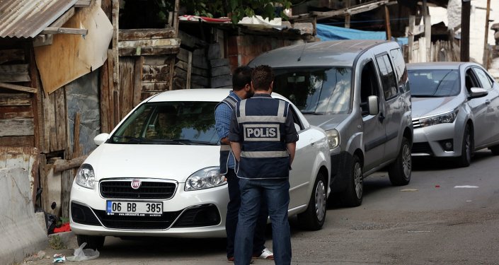 Turkish Police Warn Istanbul Citizens of Terrorist Threat 1025093631