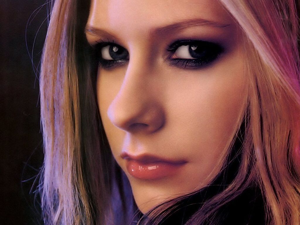 AVRİL LAVİGNE Avril10