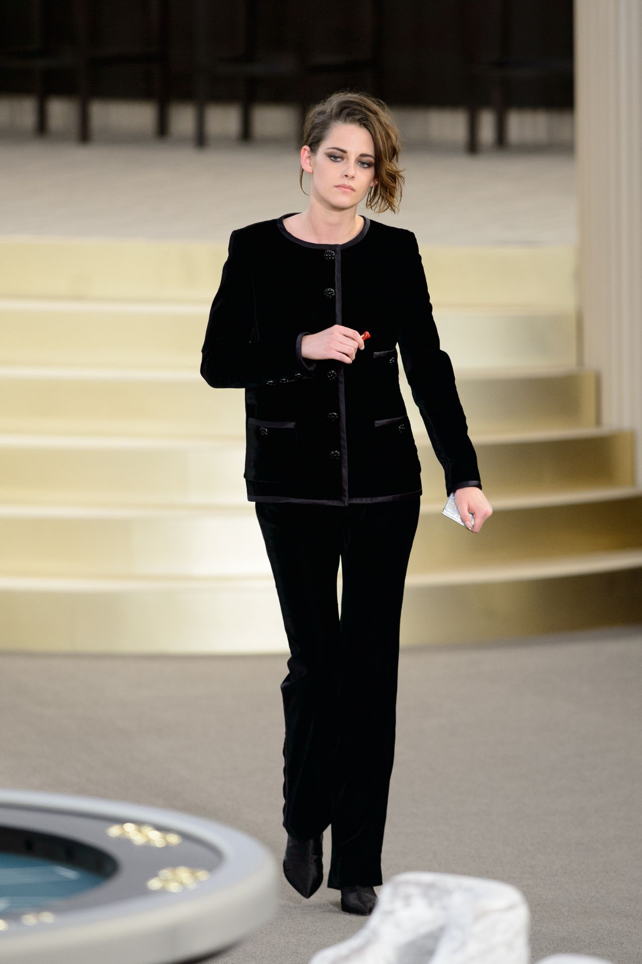 LGG: A Fashion Duel - Presidential Attire Kristen-stewart-chanel-fashion-show-in-paris-july-2015_1