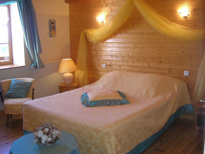 la maison de  Sarah ,Benoit et leurs enfants Chambres%20d%20hotes%20chambre%20Nuptiale