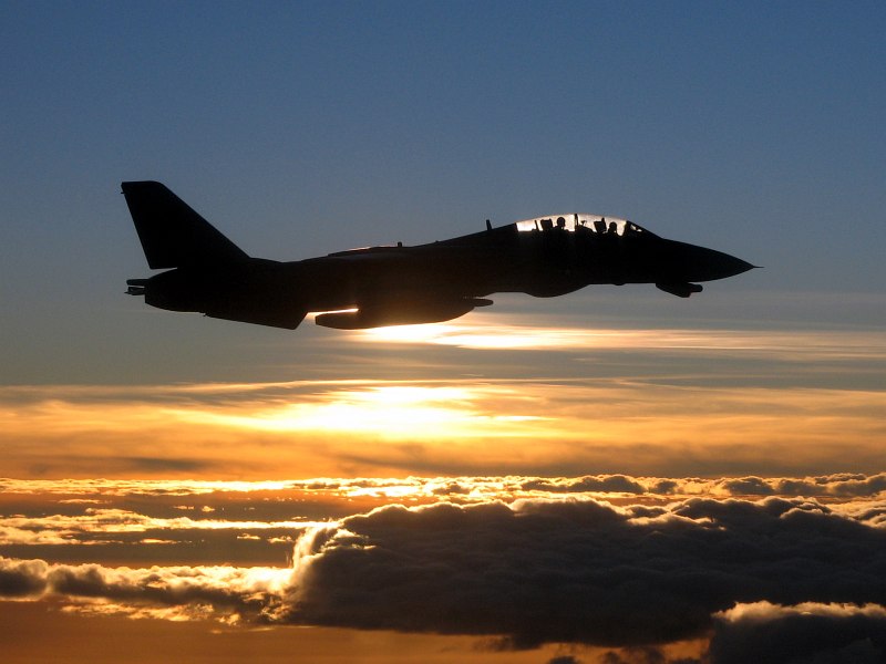 Magnifique Photos sur le coucher du soleil !! Gpw-200702-20-UnitedStatesNavy-051204-N-5088T-001