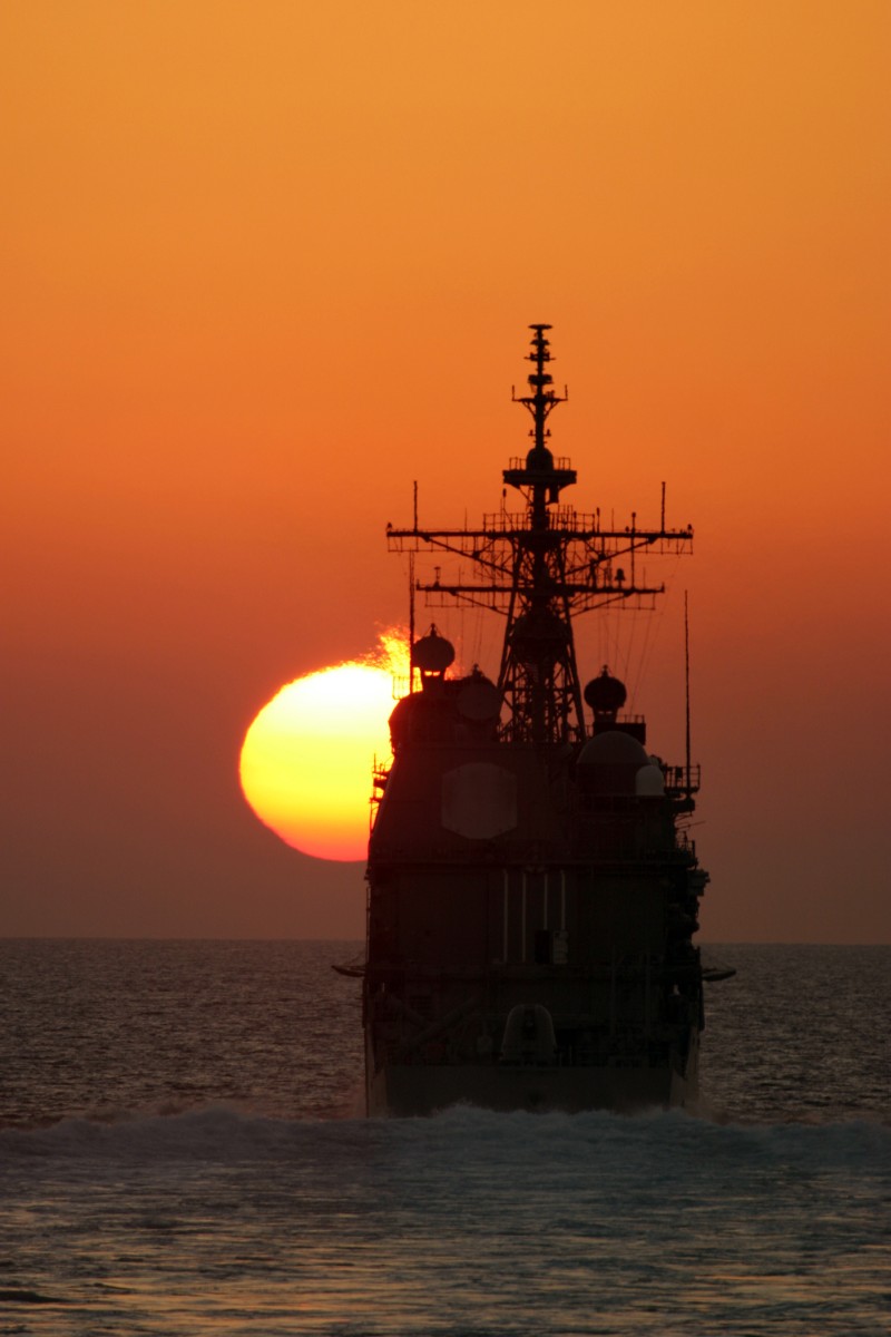 Magnifique Photos sur le coucher du soleil !! Gpw-200702-66-UnitedStatesNavy-041109-N-0000X-001