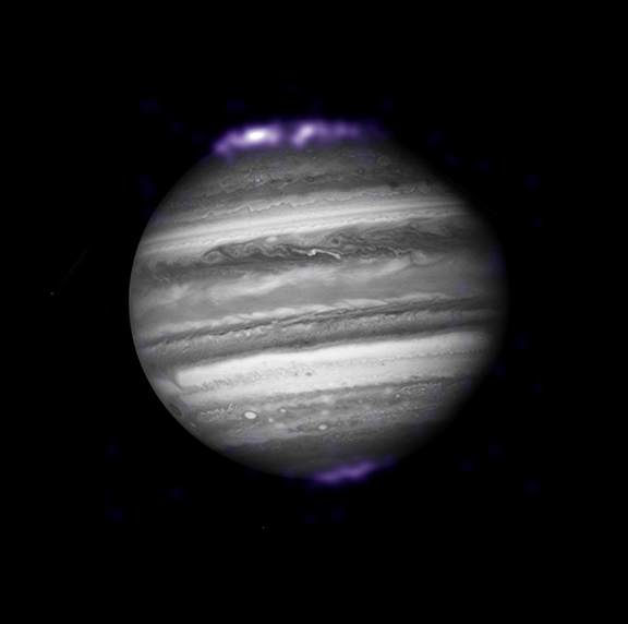 Gaurile de la polii planetelor Jupiter