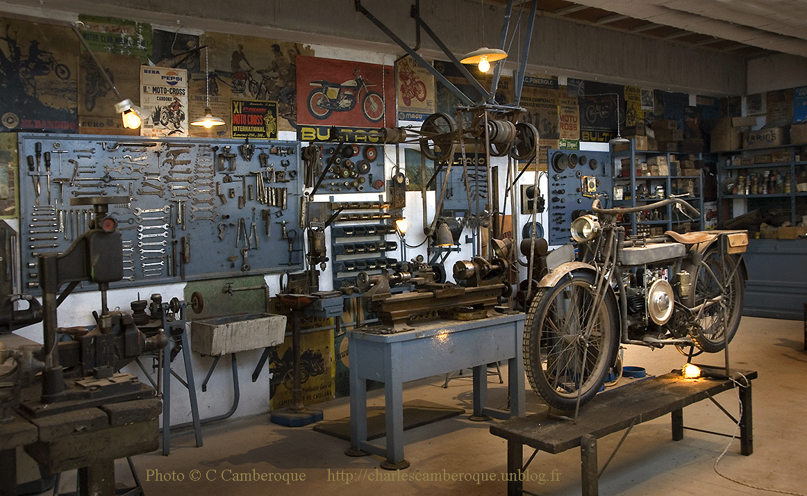 Les garages, les pièces mécaniques d'ici et d'ailleur.... - Page 11 Atelier-m-soler-6372