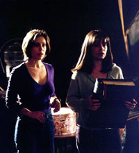 1x01: Le livre des ombres (Something Wicca this way comes) Charmed_101