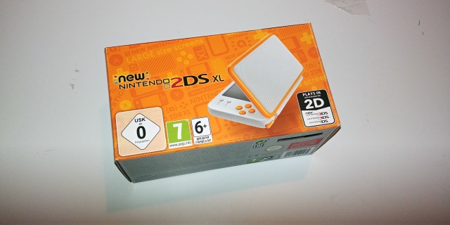 ARRIVAGE : Du jour ou de la veille ! - Page 13 N2DS_CONSOLE_WHITEORANGE_PAL