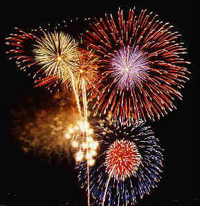 كل عام ومنتدانا بالف خير (بمناسبة الذكرى الثانية لتأسيس المنتدى ) Fireworks1