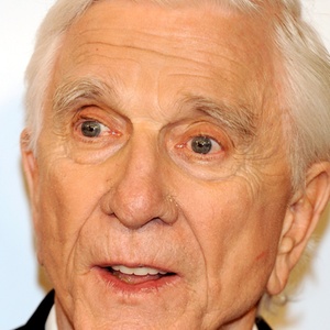 Morreu Leslie Nielsen :( Ator-canadense-leslie-nielsen-morre-aos-84-anos-nos-estados-unidos-1291000187837_300x300