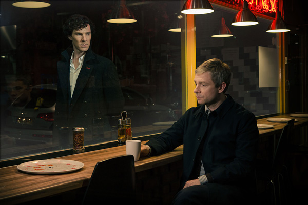 Première image officielle de SHERLOCK saison 3 Sherlock-S3-600