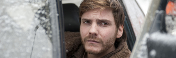 Daniel Brühl rejoint CAPTAIN AMERICA – CIVIL WAR (voire DR STRANGE) Bruhl-Bandeau