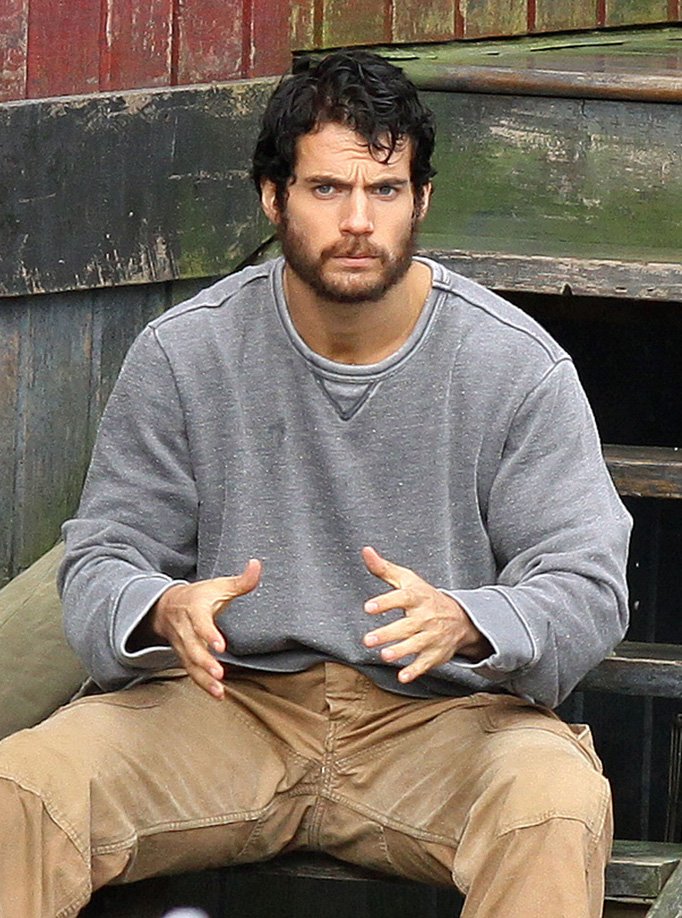 Fotos sexys de los buenorros de nuestros personajes ( part 2) - Página 4 Henry-cavill-man-of-steel-set-photo-1