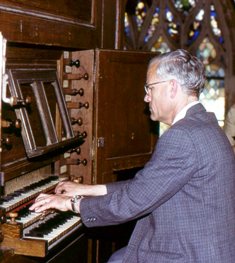 une église ,des orgues  mais où Orgue%20Houdan-2A