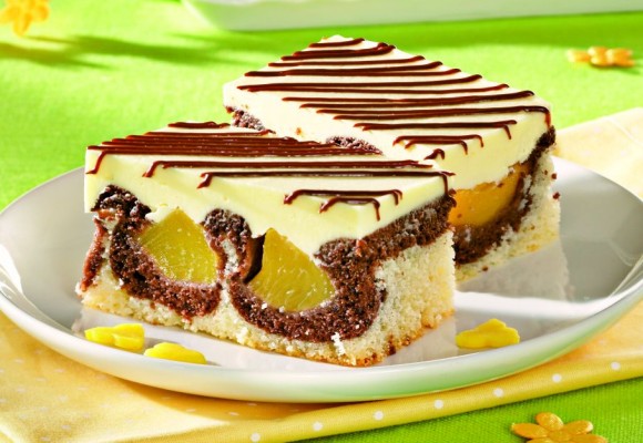 Desert of the day - Page 2 Prajitura-cu-crema-de-branza-si-pere-din-compot-580x400