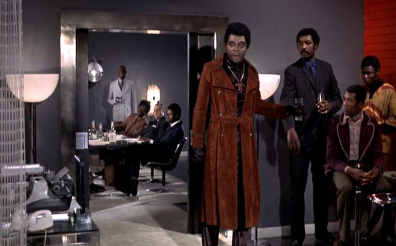 Skyfall: a surprising disappointment - Page 7 Live-and-Let-Die_Yaphet-Kotto_suede-coat_front-full-length.bmp