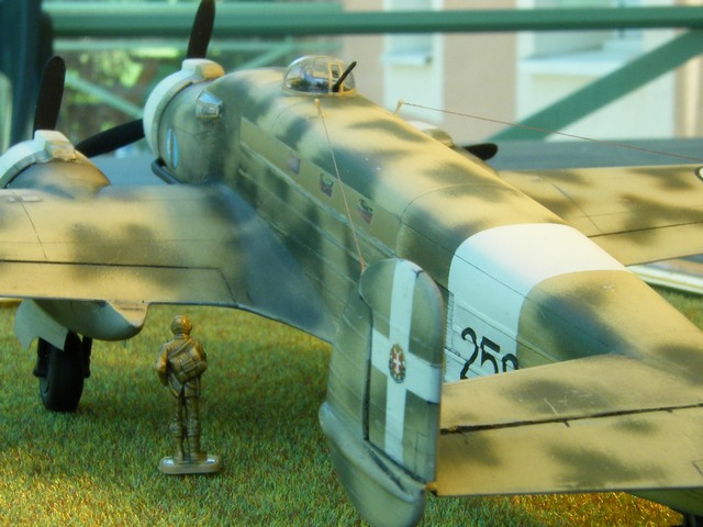 SAVOIA-MARCHETTI SM.84  --   1/72   --   Xotic 72 Sm84-12