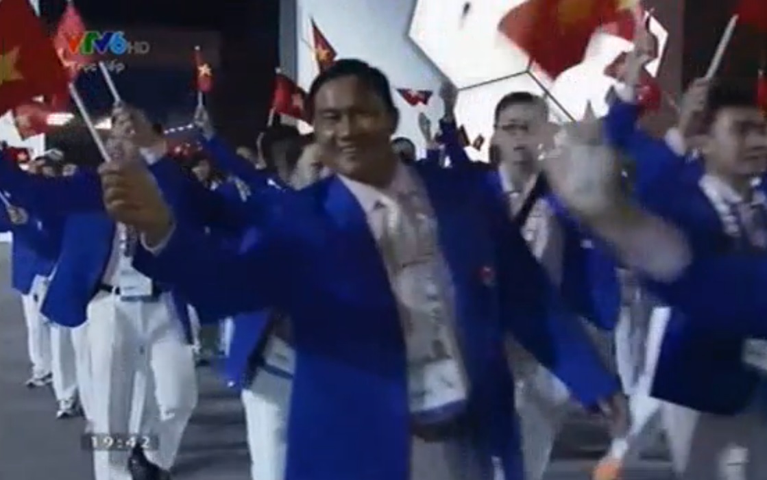 Thành tích của Việt Nam tại Sea Game 28  Singapore 2015 Hinh-anh-sieu-an-tuong-trong-le-khai-mac-sea-games-28-hinh-7