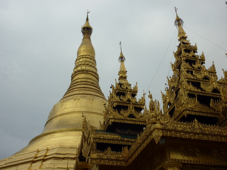 Ngôi chùa bọc 60 tấn vàng... Kienthuc-shwedagon-09_nyhh