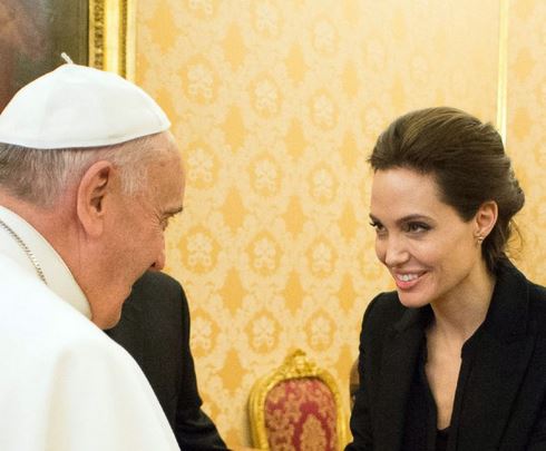 Curiosidades - Página 2 Angelina%20jolie%20e%20papa