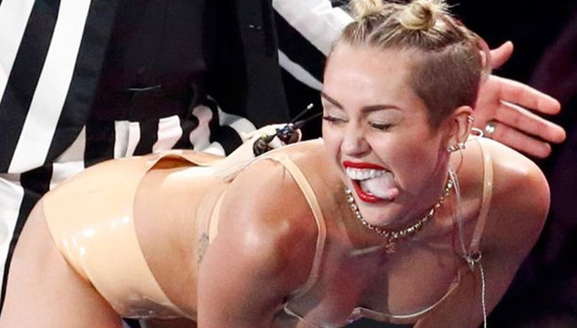 Miley Cyrus habla sobre su controversial performance en los MTV VMA's 2013. Miley1