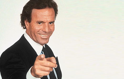 Momificado´s song - 1ª FASE Julio-iglesias-311211-472x300