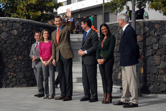 Príncipe Felipe cumple hoy 44 años en una visita a El Hierro 1327946204723_principes17