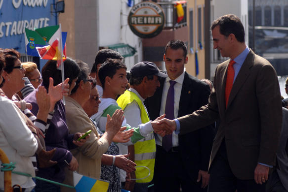 Príncipe Felipe cumple hoy 44 años en una visita a El Hierro 1327946204723_principes5