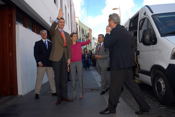 Príncipe Felipe cumple hoy 44 años en una visita a El Hierro 1327946204723_principes9