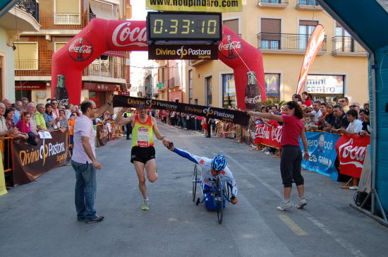 XI CARRERA POPULAR VILLA DE CHESTE. 1274631292506_luix%20felix%20entra%20a%20meta