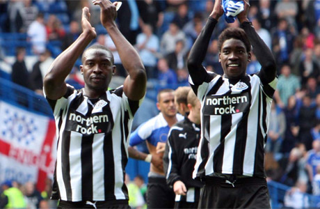 TA VAS NERVIRA VEZANO ZA FUDBAL? - Page 2 Shola-Ameobi-left-with-brother-Sammy-Ameobi