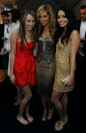 vashley ve miley 4332101_std