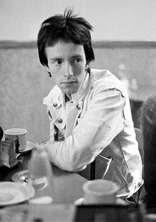 Une fan de Topper Headon... 11541334_ori