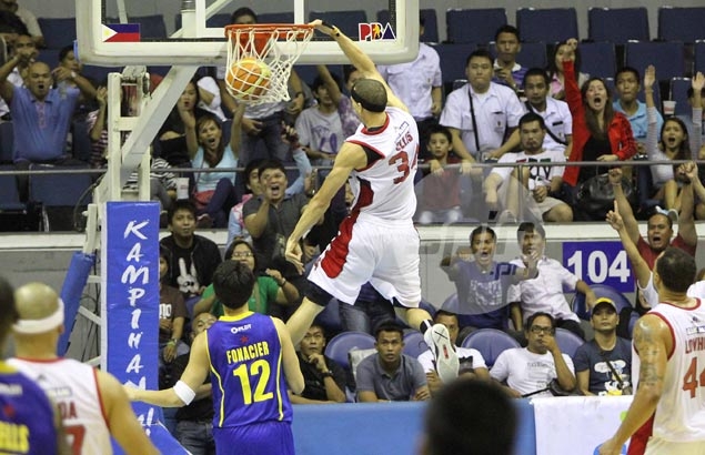 Tenorio saves day as Ginebra holds off TnT to catch last bus to playoffs Ellis_Dunk