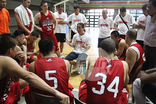 Chua holds two-hour meeting in practice as Ginebra searches for answers to horror start Ginebrapractice4%281%29