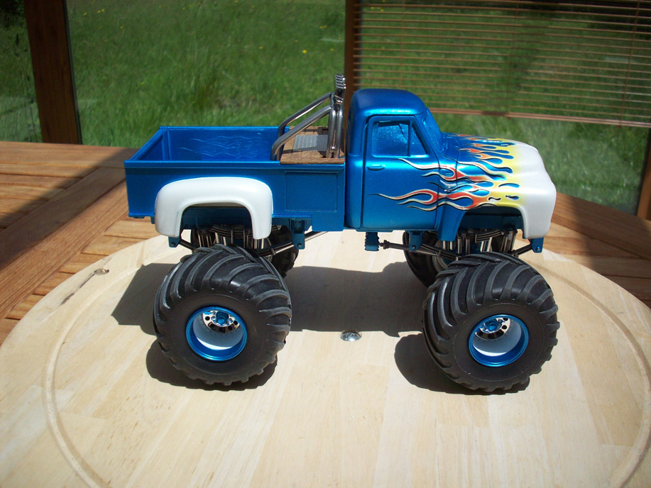 Ford F100 Monster Truck 62