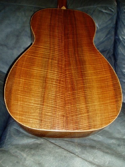 Les guitares d'un luthier aussi amateur que passionné ... 000-12K42(2)2small