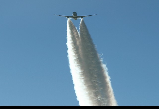 CHEMTRAILS: A Planetary Catastrophe Created by Geoengineering VT7sk