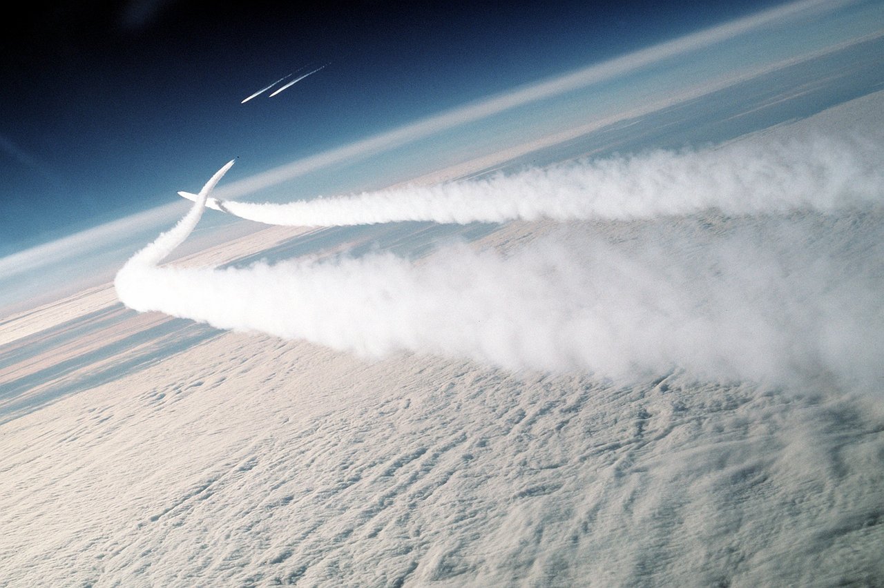 CHEMTRAILS: A Planetary Catastrophe Created by Geoengineering Chemtrails_large_pic_1