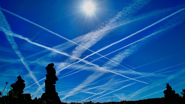 CHEMTRAILS: A Planetary Catastrophe Created by Geoengineering Chemtrails-3