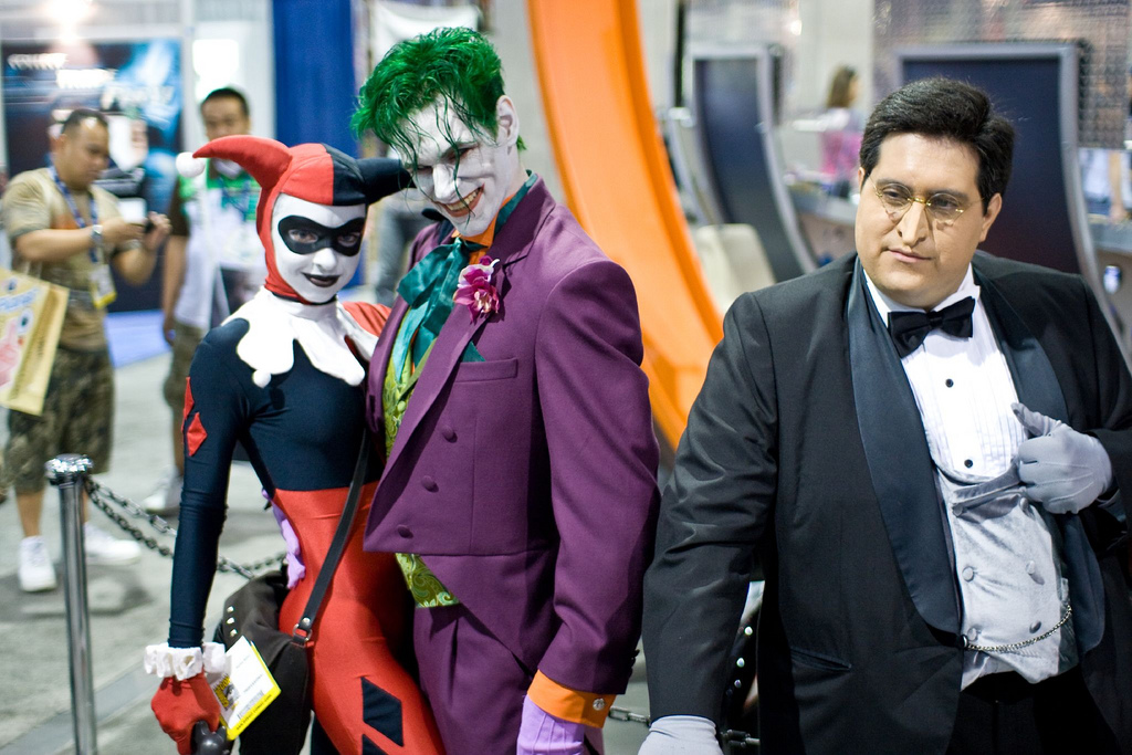 Les costumes du Net en vrac !!! - Page 10 4050%20-%20Batman%20DC%20Harley_Quinn%20Joker%20The_Penguin