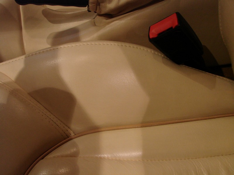 Rénovation des cuirs de ma 3200 GT Assetto Corsa DSC09194