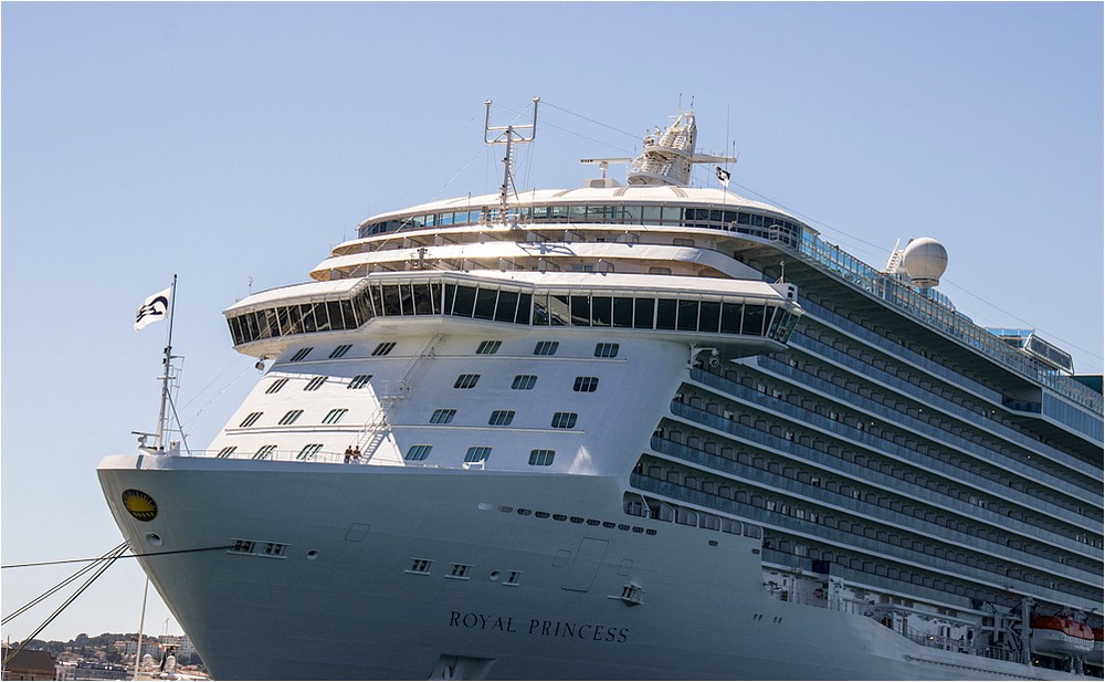 dans la série Gros bateau ... le royal princess Bateau3