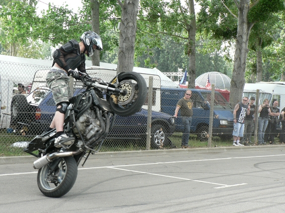 dimanche concentration bikeurzz et show guil et fab Tn_P1160020