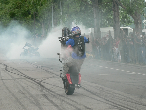 dimanche concentration bikeurzz et show guil et fab Tn_P1160072