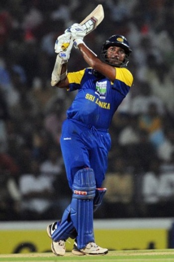  CWC Jan 2013 | Group A : Roaring Warriors v World Dominators  | 9th Jan - Page 16 Sangakkara-hit-six