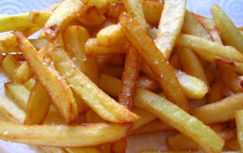 Une Pomme de terre .......................... et des Frites PdTprfrites