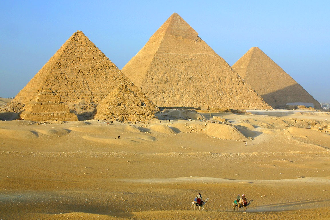 Le leggi della fisica/biochimica sono davvero universali? Piramidi-Giza