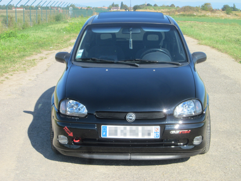 [Corsa B Gsi16V Noire 1996] Skort IMG_4154